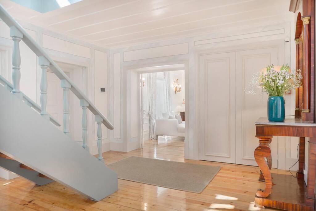 Amazing 4 Bedroom With Pool, View & Garden * Lisbon