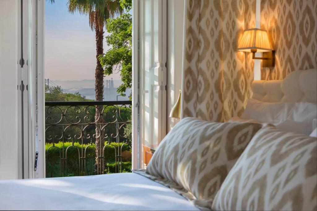 Amazing 4 Bedroom With Pool, View & Garden * Lisbon
