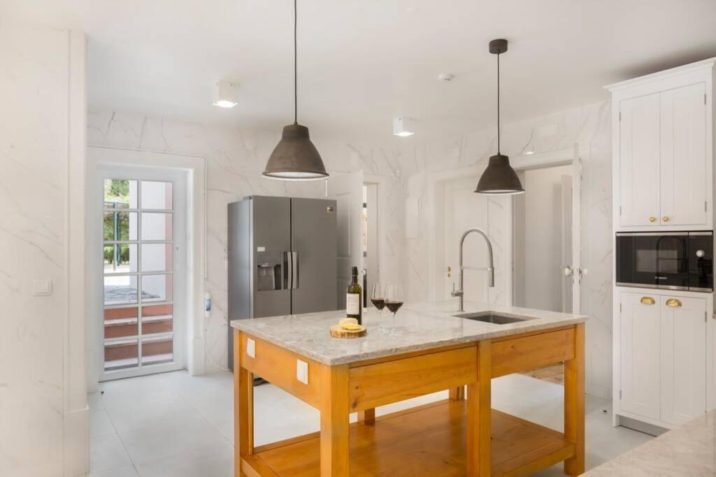 Amazing 4 Bedroom With Pool, View & Garden Villa *